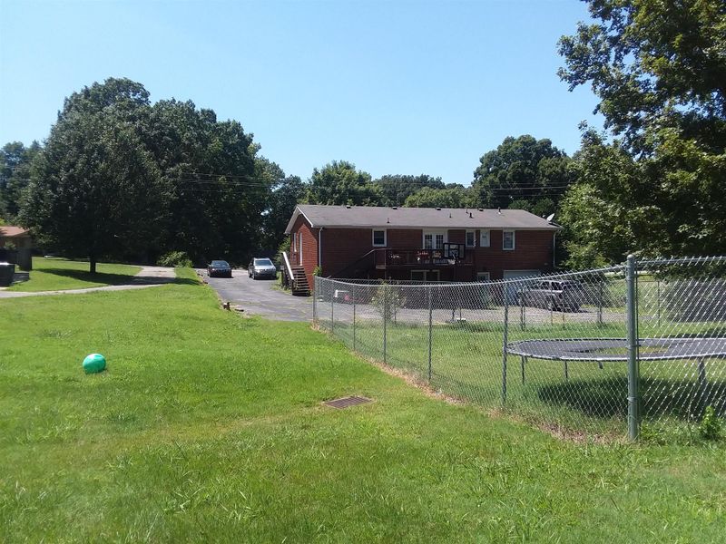 307 Hummingbird Ln S, Dickson, TN 37055