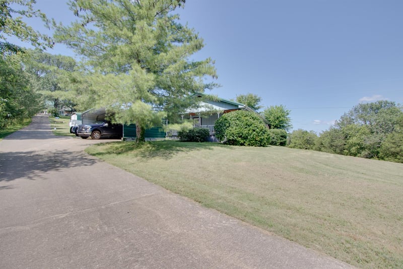 42 Martin Hollow Rd, Pleasant Shade, TN 37145