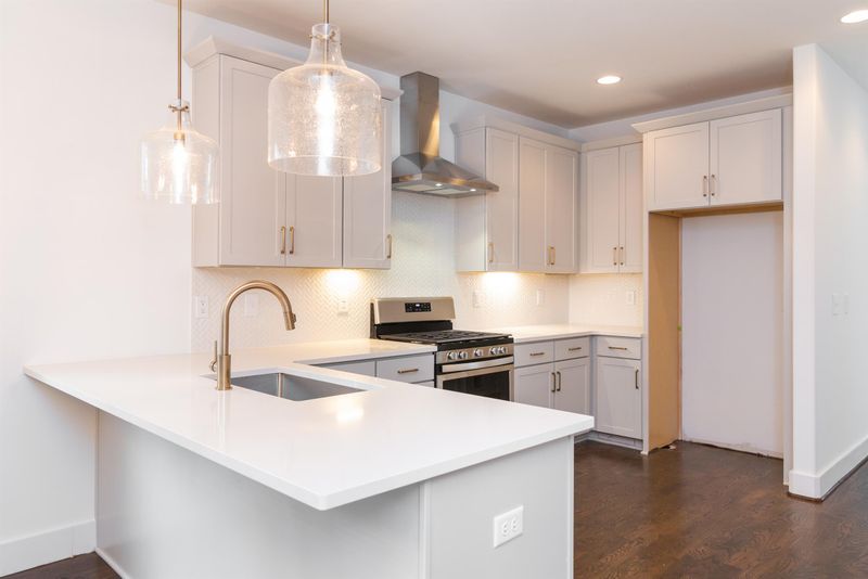 1716B Mckinney, Nashville, TN 37208