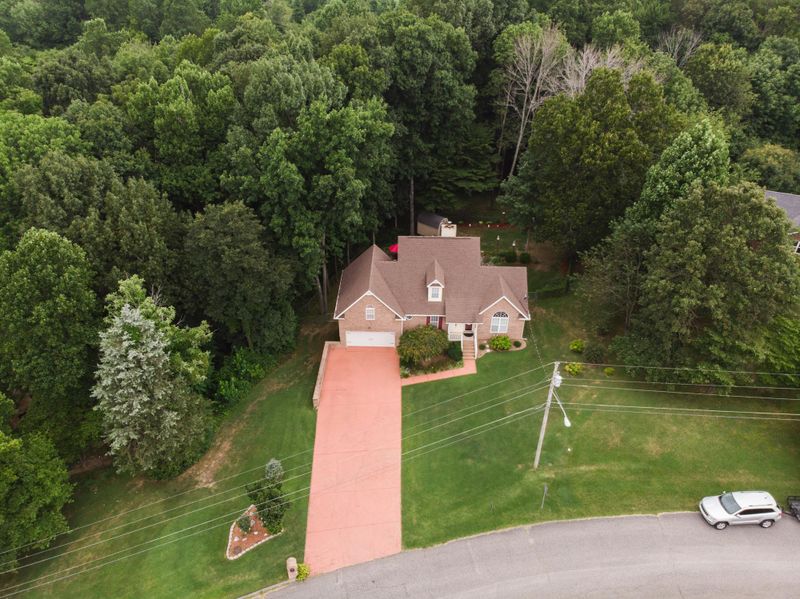 327 Brady Dr, Dickson, TN 37055