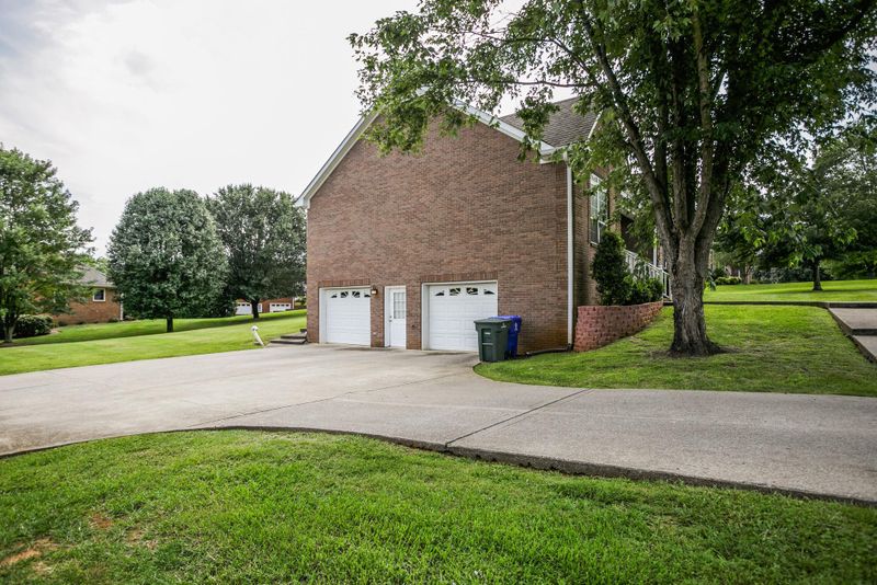 205 Hickory Trl, White House, TN 37188