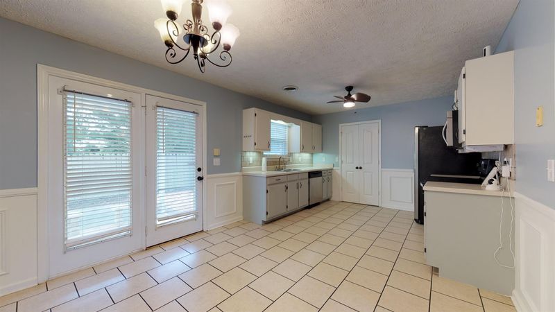 154 Stones River Ln, Murfreesboro, TN 37128