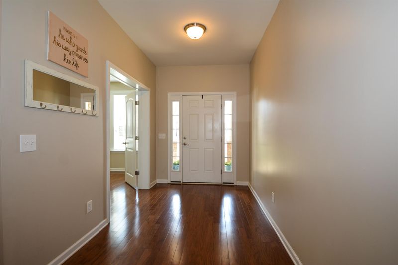 3332 Milkweed Dr, Murfreesboro, TN 37128