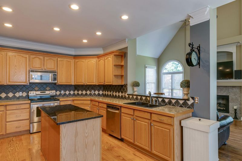 1702 Mildare Ct, Thompsons Station, TN 37179