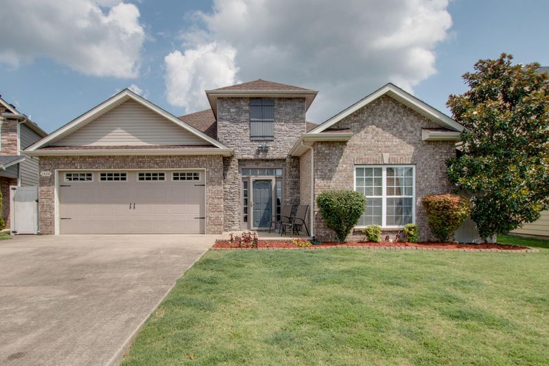 1520 Barnsley Dr, Murfreesboro, TN 37128