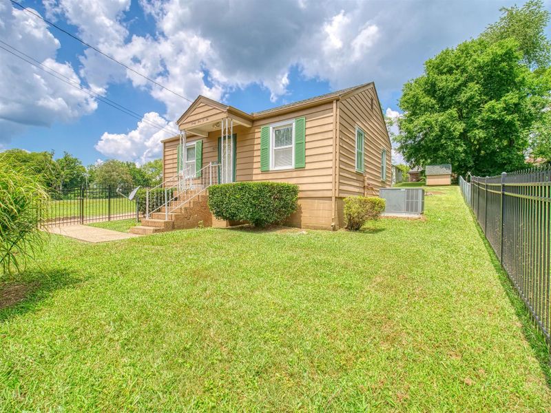 2502 Santi Ave, Nashville, TN 37208