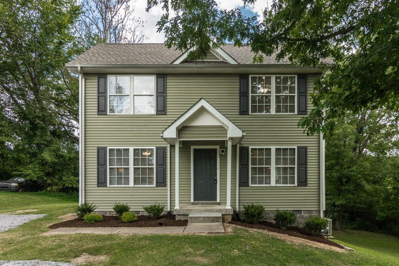 2366 Old Greenbrier Pike, Greenbrier, TN 37073