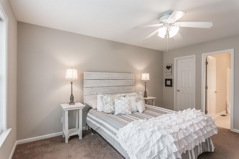 2366 Old Greenbrier Pike, Greenbrier, TN 37073