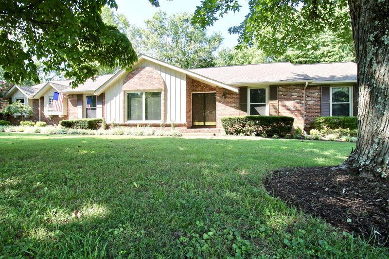 5037 Marc Dr, Nashville, TN 37211