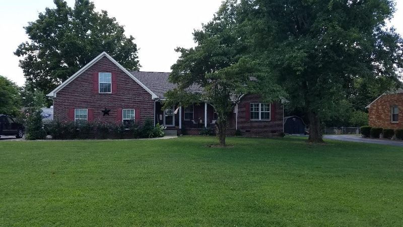 405 Parkview Dr, Columbia, TN 38401