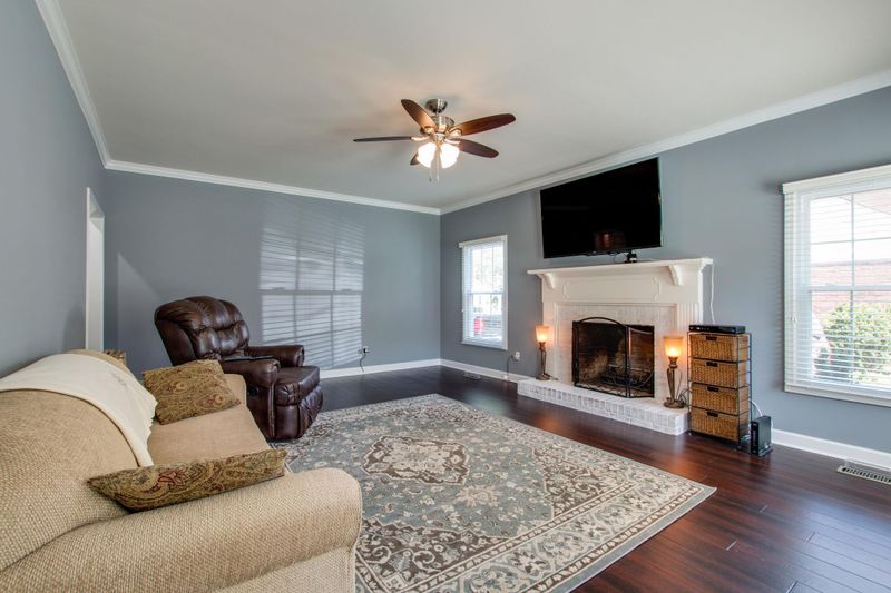 1323 Richland Pl, Murfreesboro, TN 37130