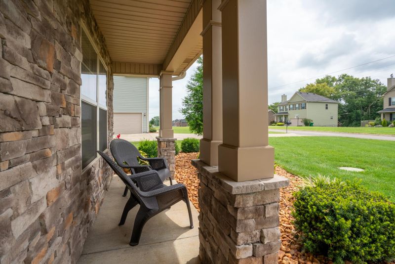 1110 Pinnacle Hills Dr, Murfreesboro, TN 37128
