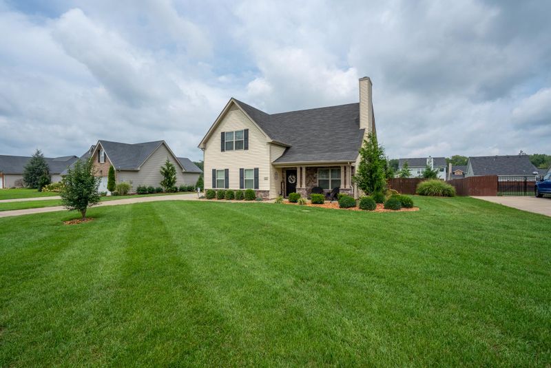 1110 Pinnacle Hills Dr, Murfreesboro, TN 37128