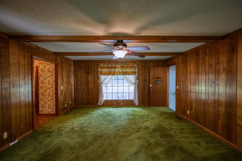 1307 Centerpoint Rd, Hendersonville, TN 37075