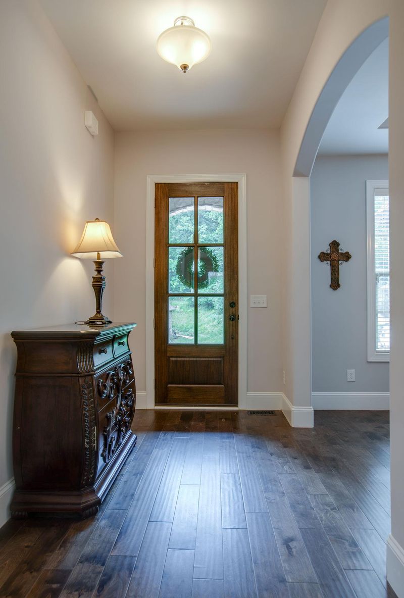 7213 Natchez Pointe Dr, Nashville, TN 37221