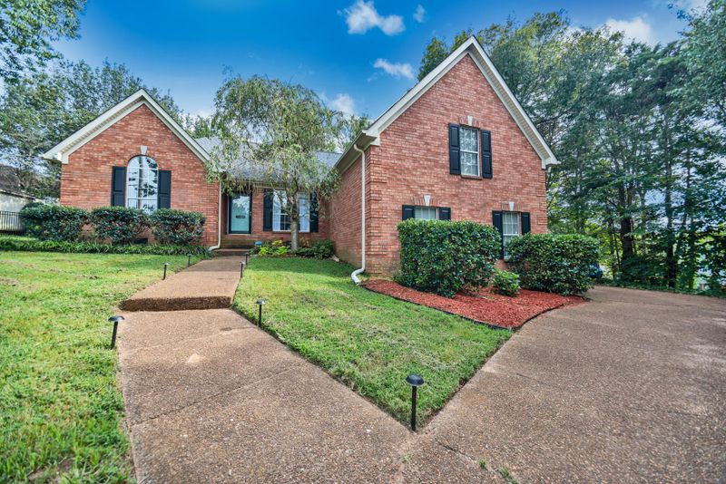 1307 Thrush Dr, Mount Juliet, TN 37122
