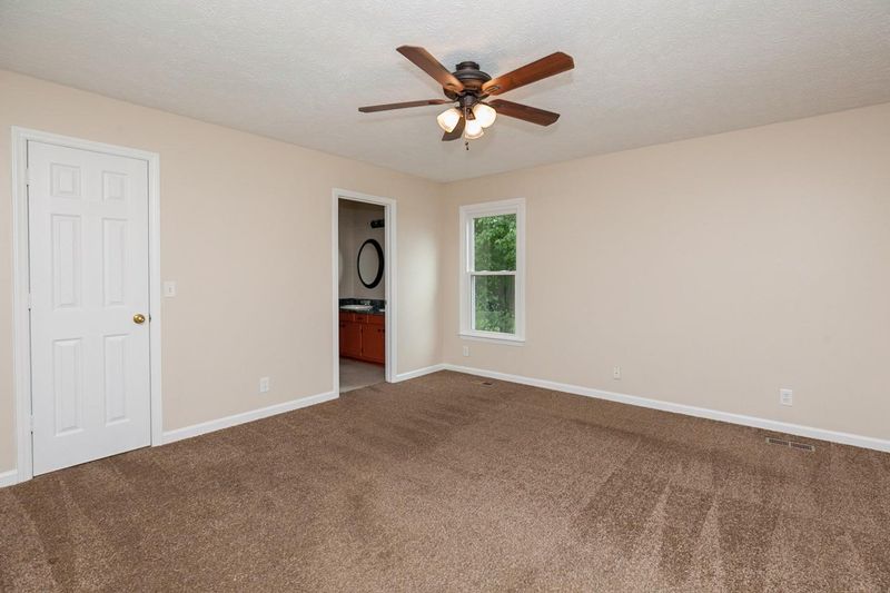 2402 Planter Ct, Murfreesboro, TN 37128