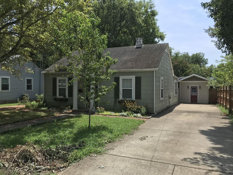 104 E Mcknight Dr, Murfreesboro, TN 37130