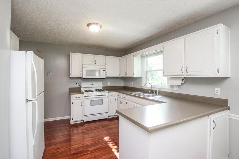 2203 Leeds Ct, Murfreesboro, TN 37129