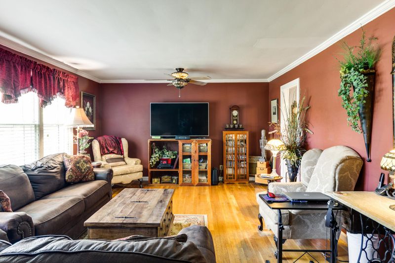 2141 Brookview Dr, Nashville, TN 37214