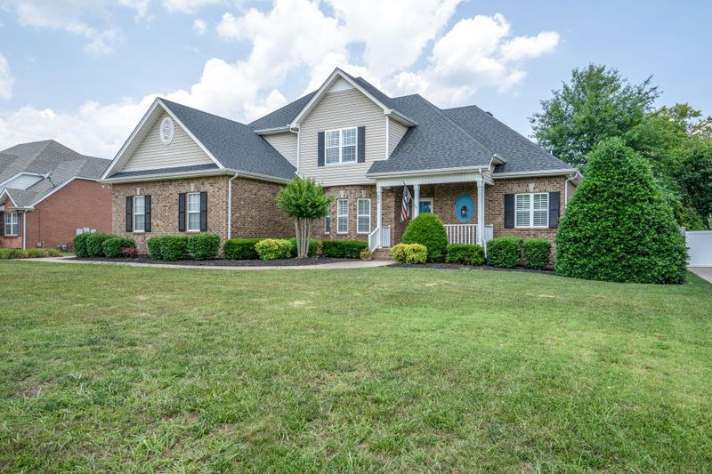 290 Kevin Dr, Murfreesboro, TN 37129