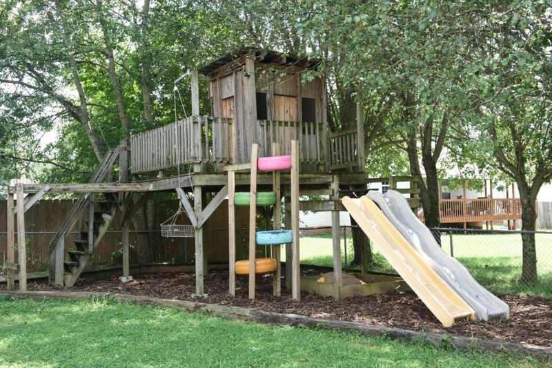 1307 Edgewood Ct, Murfreesboro, TN 37130