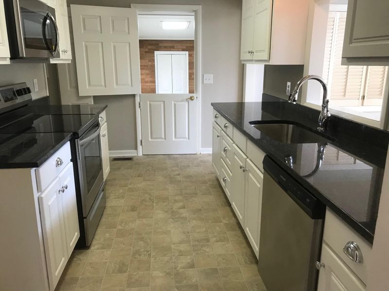 907 Westside Ct, Murfreesboro, TN 37130