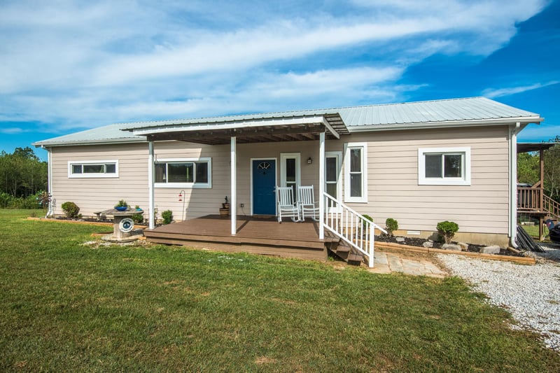 1132 Halliburton Rd, Vanleer, TN 37181