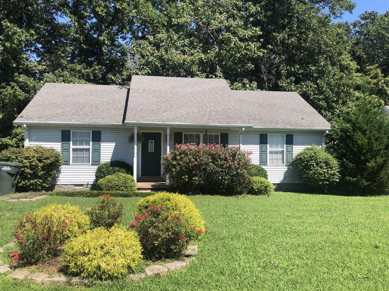 141 Brookside Pt, Springfield, TN 37172