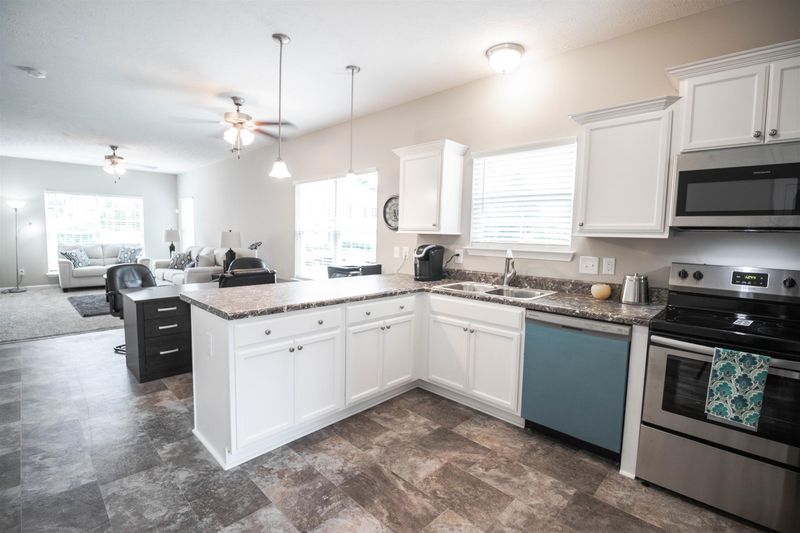 5868 Monroe Xing, Antioch, TN 37013
