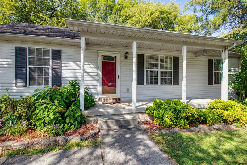 2819 Meadowhill Dr, Murfreesboro, TN 37130