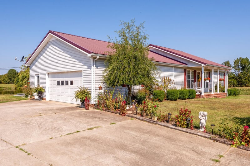 4197 Sylvia Rd, Vanleer, TN 37181