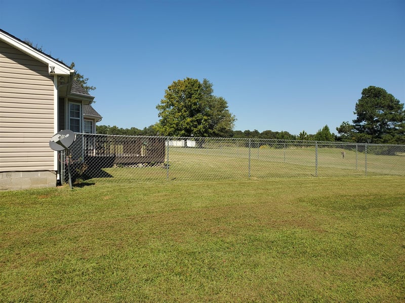671 Davidson Rd N, Bon Aqua, TN 37025