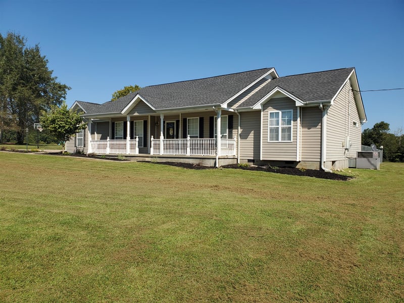 671 Davidson Rd N, Bon Aqua, TN 37025