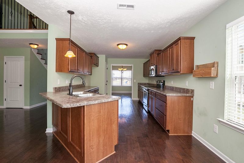 1417 Round Rock Dr, Murfreesboro, TN 37128