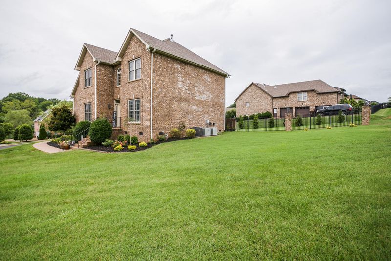 1002 Del Ray Trl, Hendersonville, TN 37075
