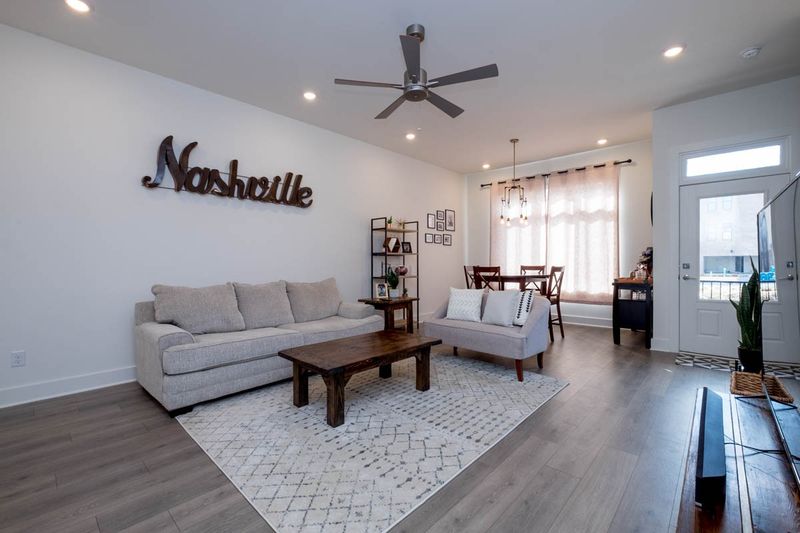 1626 Marshall Hollow Dr, Nashville, TN 37203