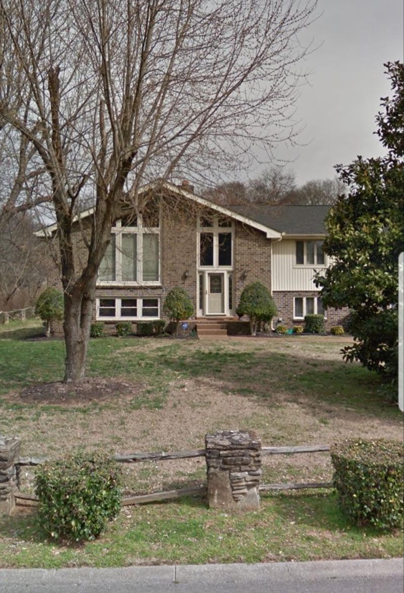 6028 Port Jamaica Dr, Hermitage, TN 37076