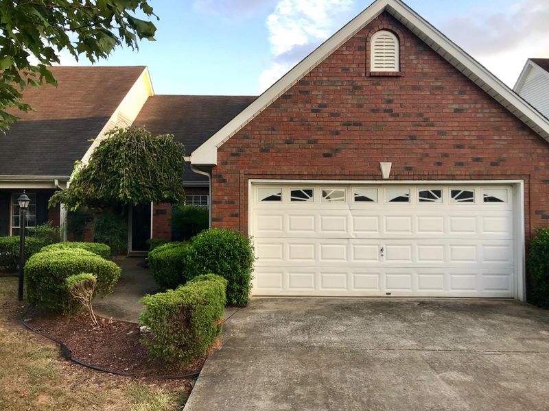 1808 Thomas Ct, Murfreesboro, TN 37127