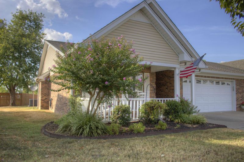 536 Forest Glen Cir, Murfreesboro, TN 37128