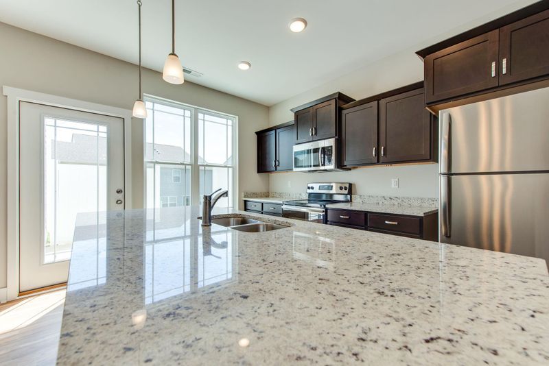 6010 Hillside Ln, Spring Hill, TN 37174