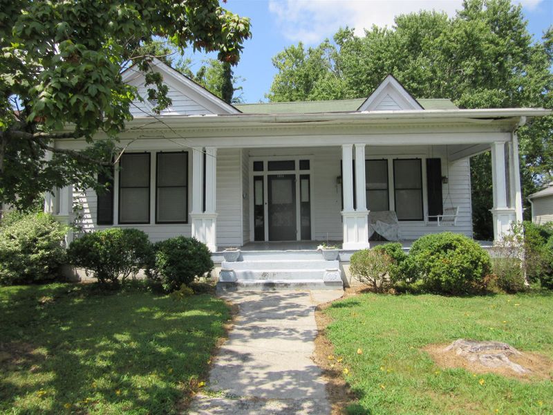 1314 S High St, Columbia, TN 38401