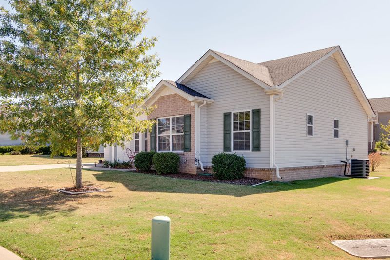 2004 Cobblestone Dr, Spring Hill, TN 37174