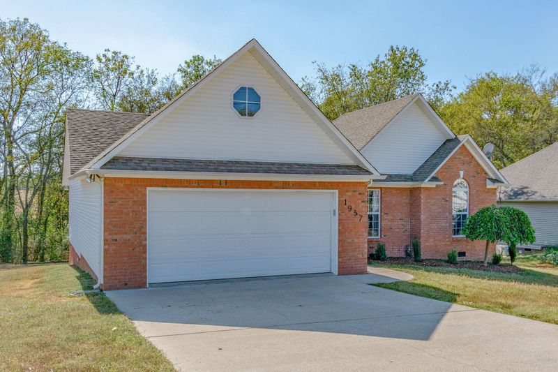 1957 Sheffield Ln, Columbia, TN 38401