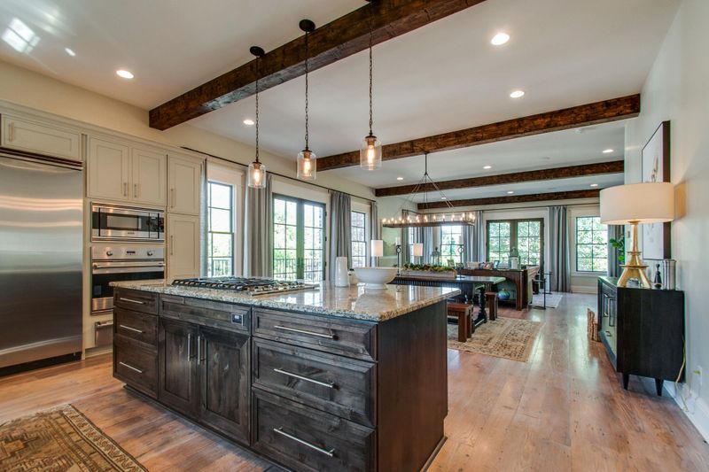 111 West End Close, Nashville, TN 37205