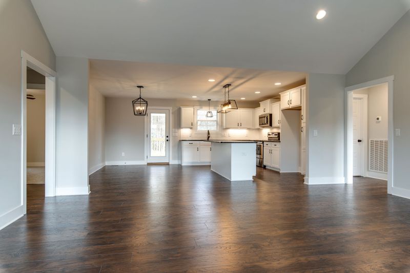 2010 Main St, Greenbrier, TN 37073