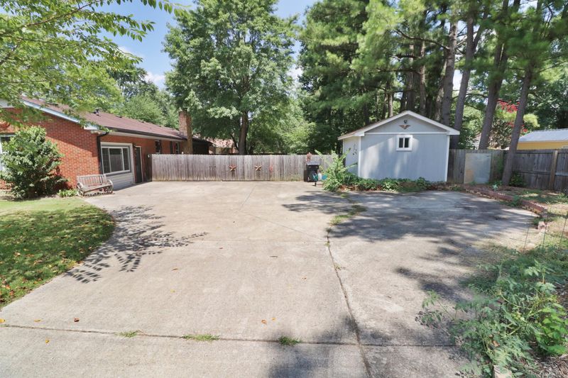 2402 Montclair Ave, Murfreesboro, TN 37129