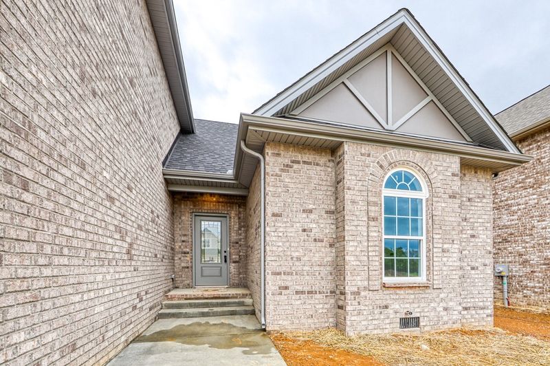 22 Walnut Grv, Pleasant View, TN 37146