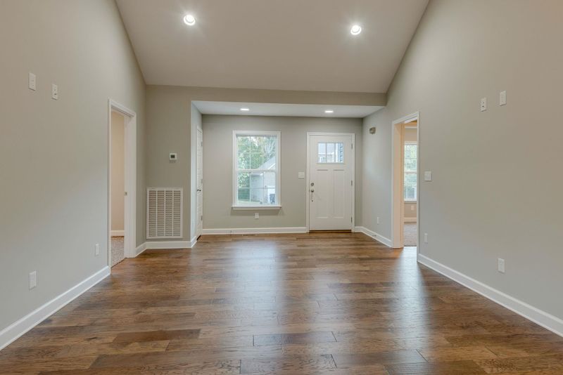 128 Iron Gate Ln, Dickson, TN 37055