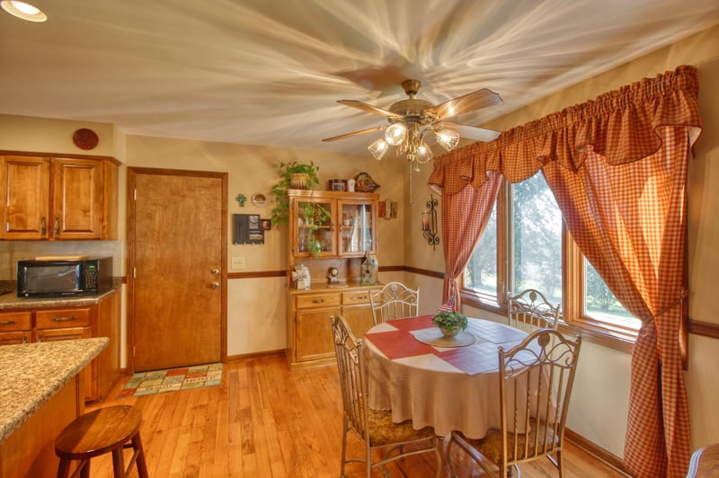 5210 E Robertson Rd, Cross Plains, TN 37049